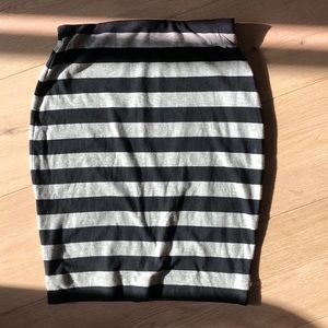 French connection stretchy skirt